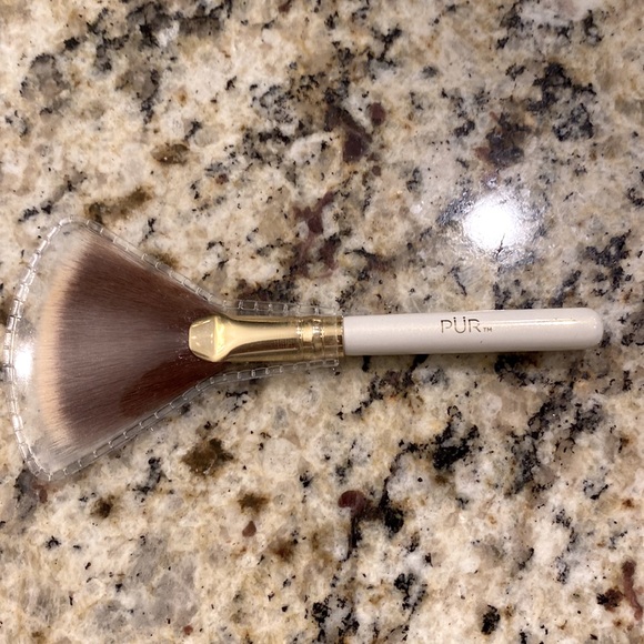 pür cosmetics • highlighting palette with mini fan brush - Picture 3 of 6